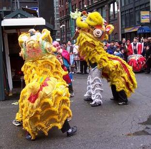 Dragon and lion on Essex St.